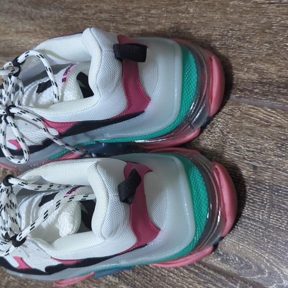 Shoes - Picture 3 of 3